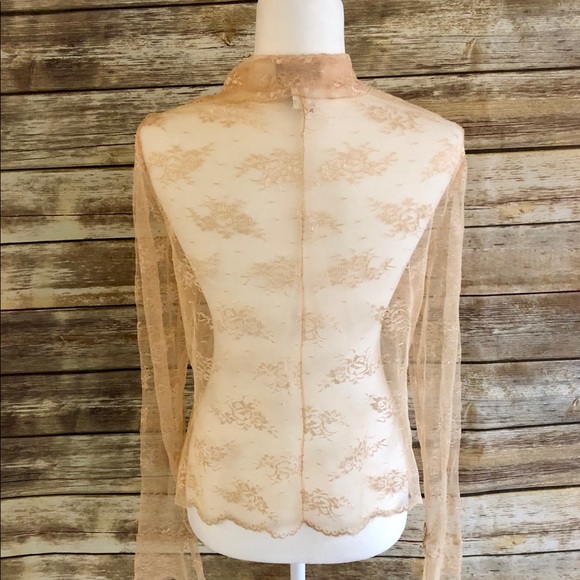 Elegant lace button down shirt - Picture 2 of 5